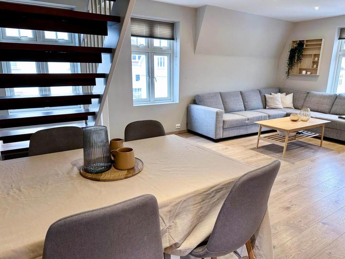 Stylish & Bright Penthouse - Office - 5 Star Location! Apartment Egersund Bagian luar foto