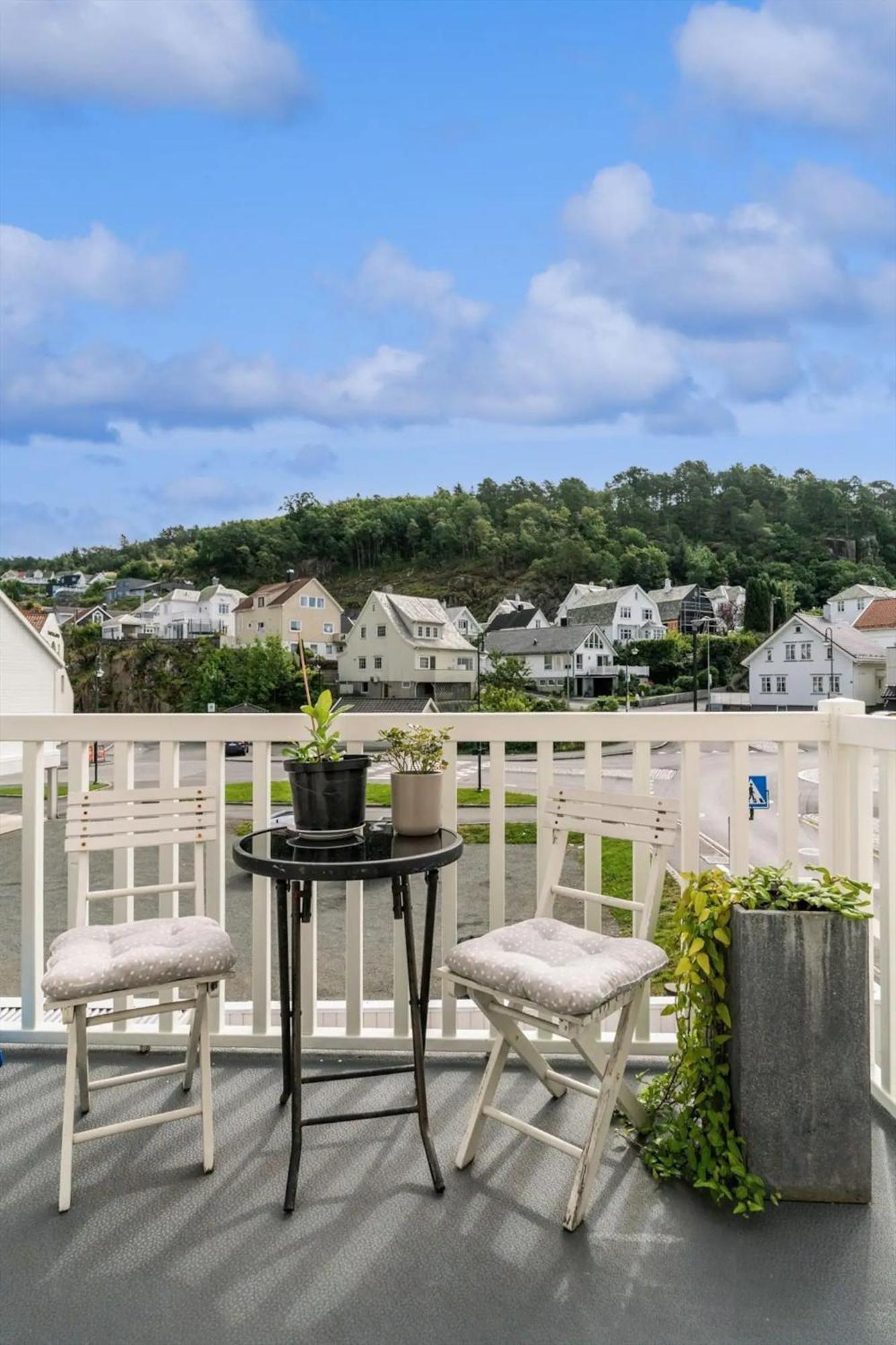 Stylish & Bright Penthouse - Office - 5 Star Location! Apartment Egersund Bagian luar foto