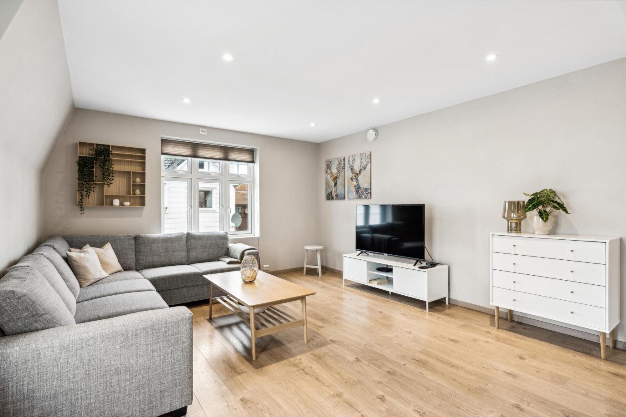 Stylish & Bright Penthouse - Office - 5 Star Location! Apartment Egersund Bagian luar foto