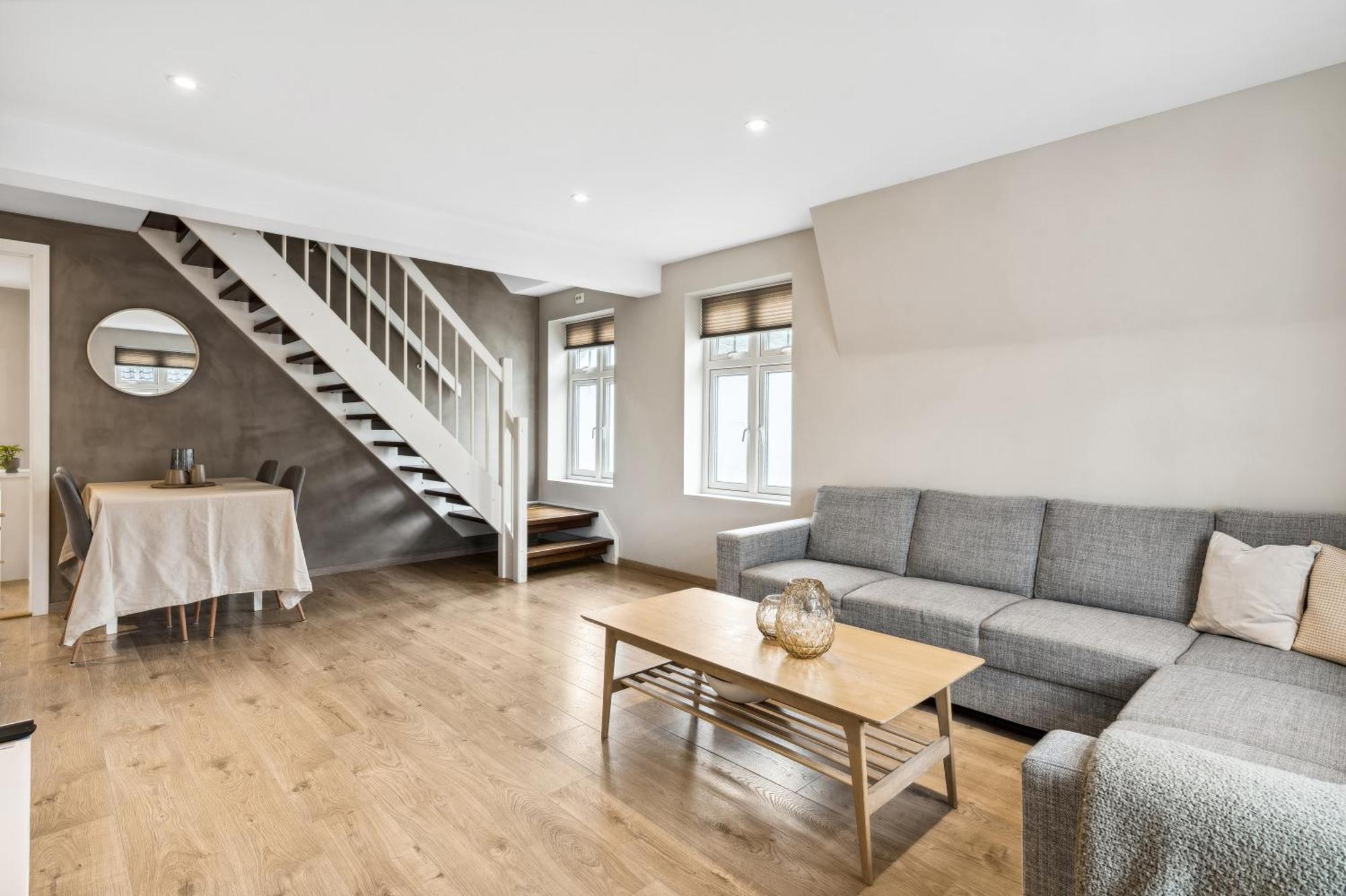 Stylish & Bright Penthouse - Office - 5 Star Location! Apartment Egersund Bagian luar foto