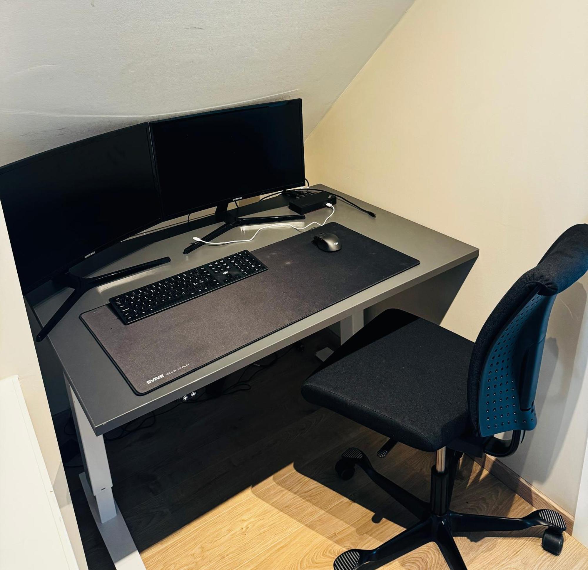 Stylish & Bright Penthouse - Office - 5 Star Location! Apartment Egersund Bagian luar foto